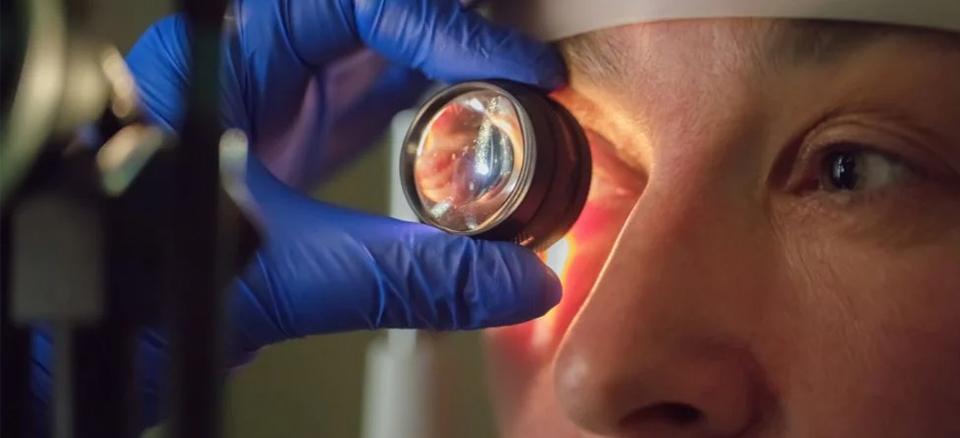 کاهش درد جراحی شبکیه